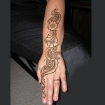 Simple Mehndi Designs For Hands, Feet And Fingers 006
