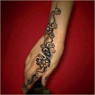 Mehndi In Hands Photos Pictures Pics Images