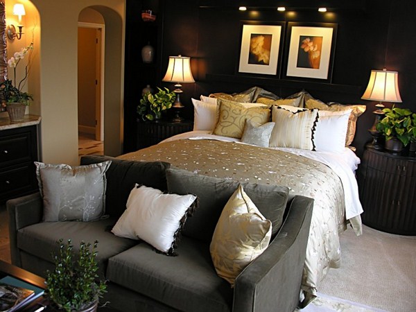 Bedroom Decorating Ideas/Designs For Married Couples
