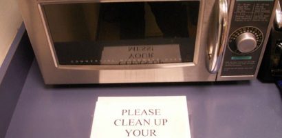How To Clean The Microwave Easily