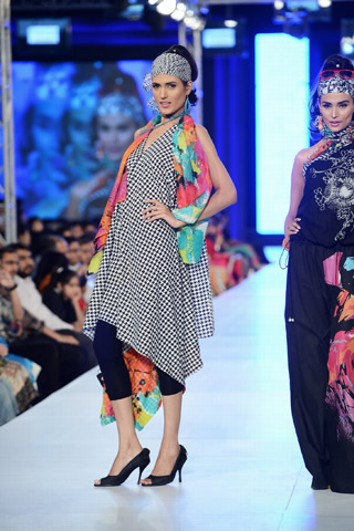 ChenOne Pareesa Lawn Collection 2024 at PSFW 2024 by Sahar Atif