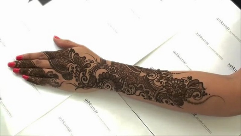 Best Black Mehndi Design for Women 2015