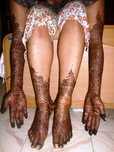 Beautiful Mehndi Designs 2024 for Brides Hands and Legs
