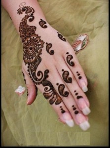 Amazing Pakistani Mehndi Designs for Eid