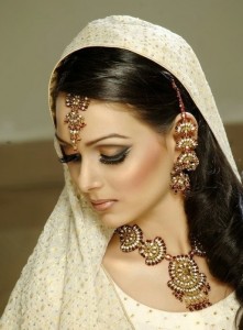 Simple Pakistani Wedding Hairstyles Pictures For Brides