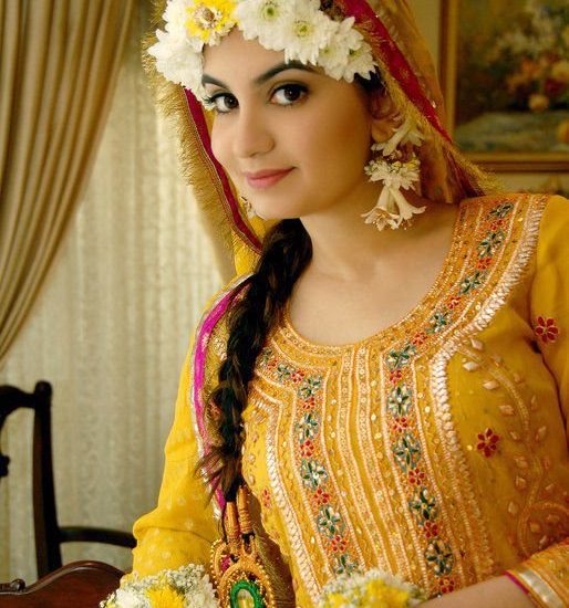 pakistani mehndi dresses for girls