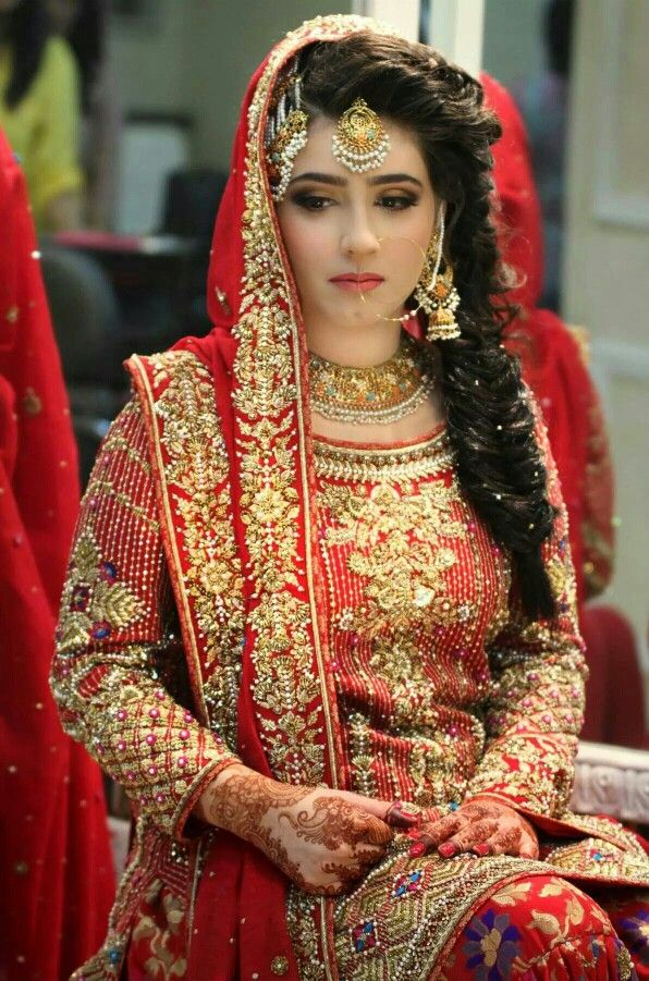 Pakistani Bridal Hairstyle 2024 for Mehndi Barat Walima Function