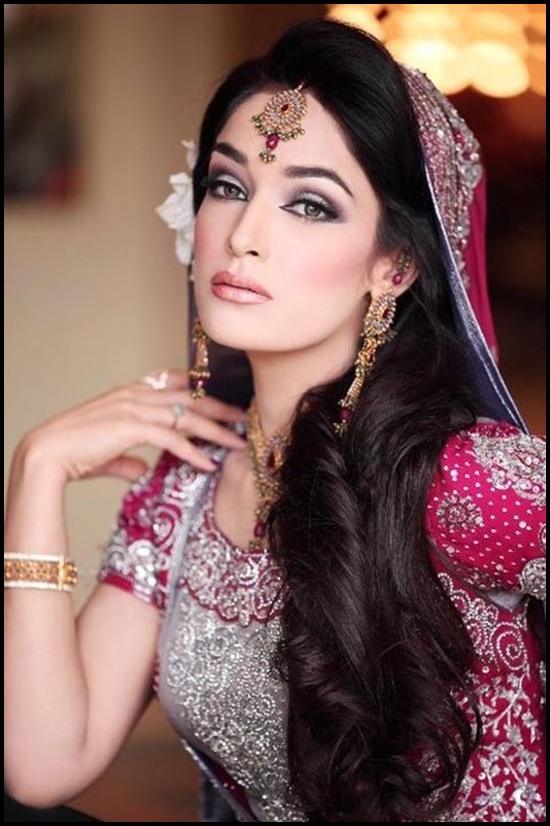 Pakistani Bridal Hairstyle 2018 for Mehndi Barat Walima 