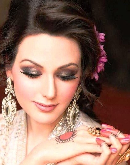 Pakistani Party Makeup Hairstyles 2022 Pictures