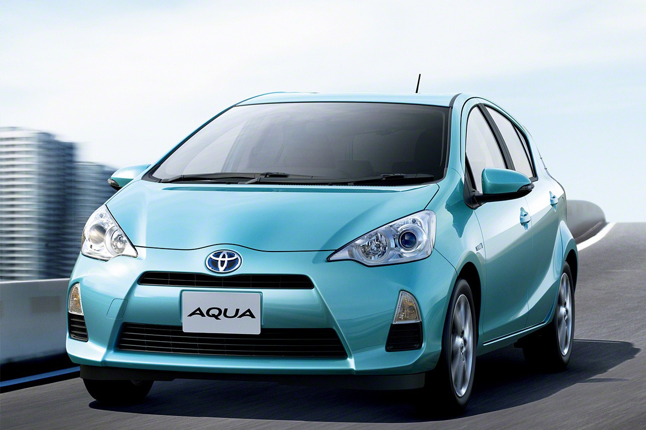 Toyota aqua hybrid 2019